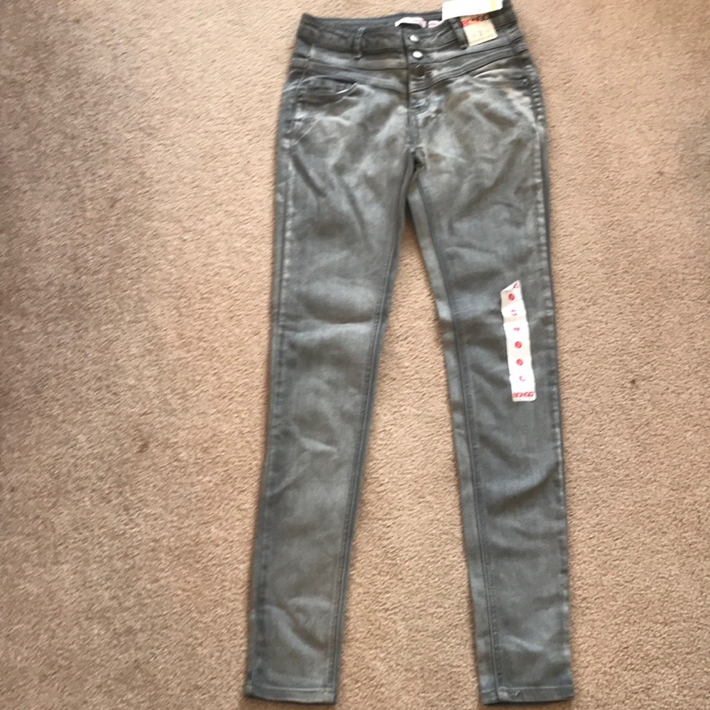 Juniors skinny jeans